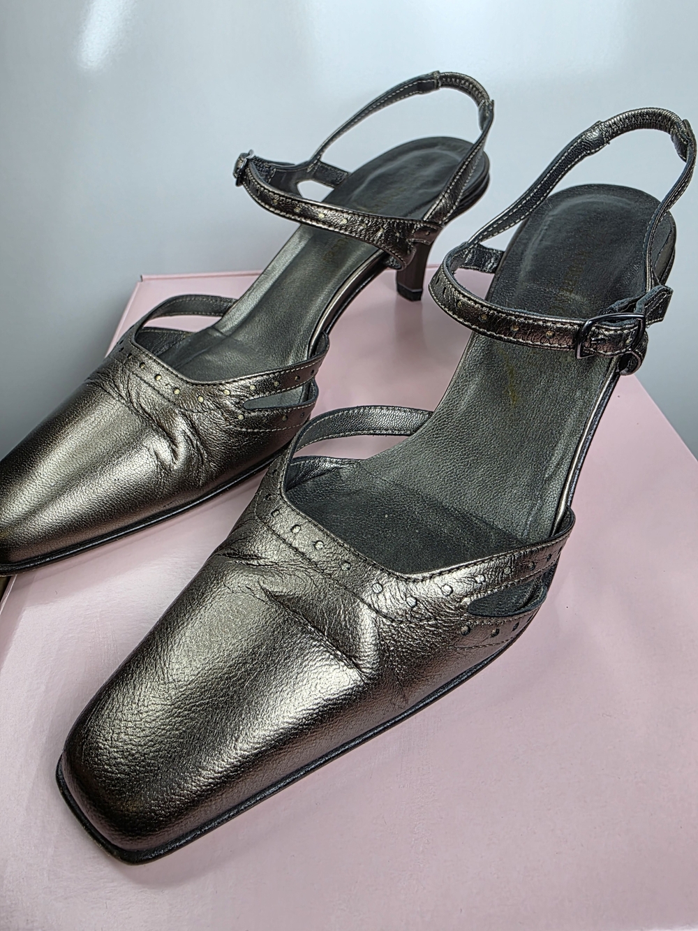 Italian Leather Metallic Pewter Slingback Heels |Size 8 AA Narrow Y2K Square Toe - Picture 5 of 9
